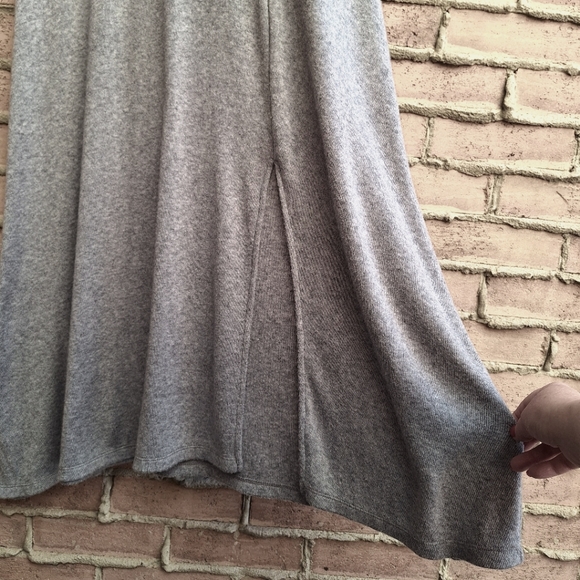 Banana Republic Ribbed Knit Midi Dress in Grey - Picture 7 of 12